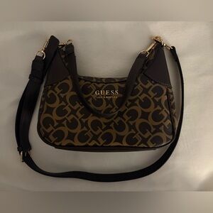 GUESS NWOT Purse